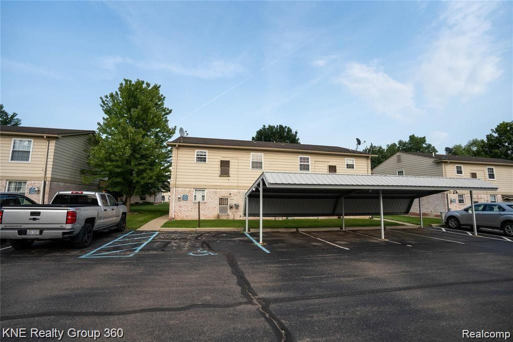 212 PRINCETON Drive, South Lyon, MI 48178 — Photo 3