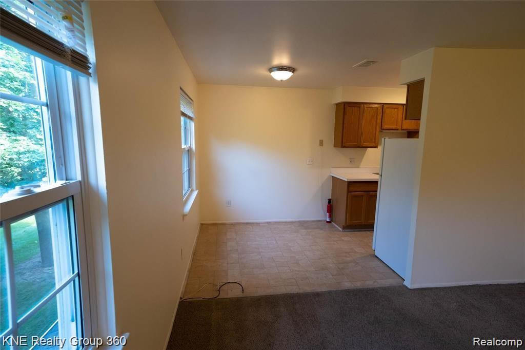 212 PRINCETON Drive, South Lyon, MI 48178 — Photo 6