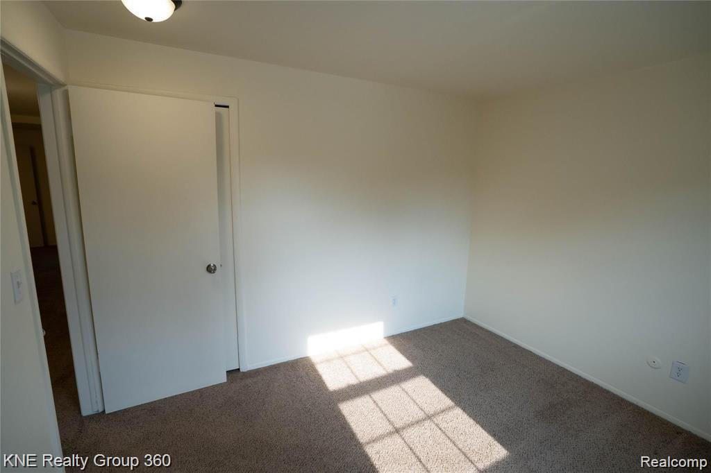 212 PRINCETON Drive, South Lyon, MI 48178 — Photo 9