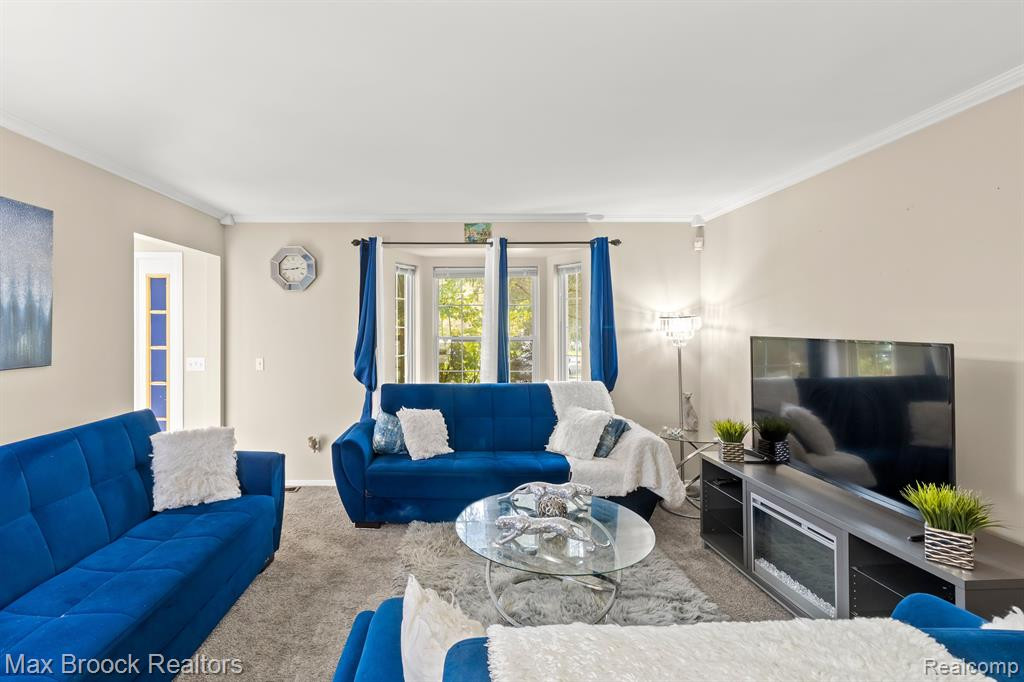 1504 POND VIEW Drive, Wixom, MI 48393 — Photo 5