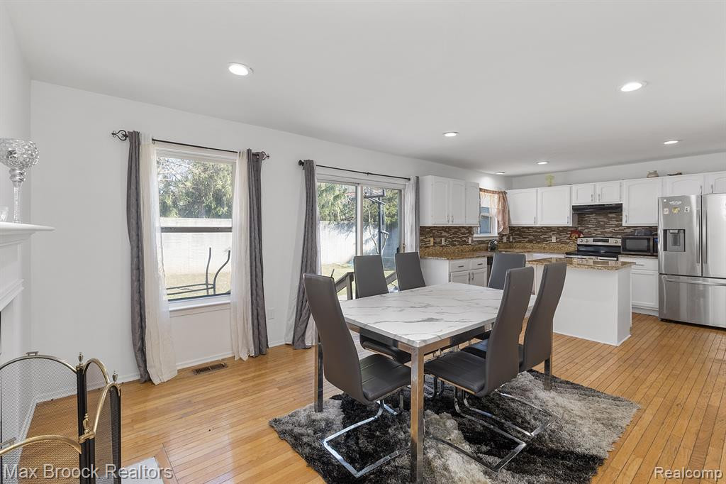 1504 POND VIEW Drive, Wixom, MI 48393 — Photo 10