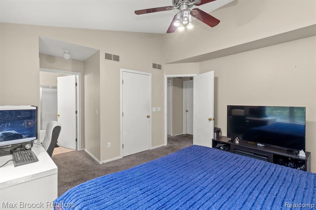 1504 POND VIEW Drive, Wixom, MI 48393 — Photo 17