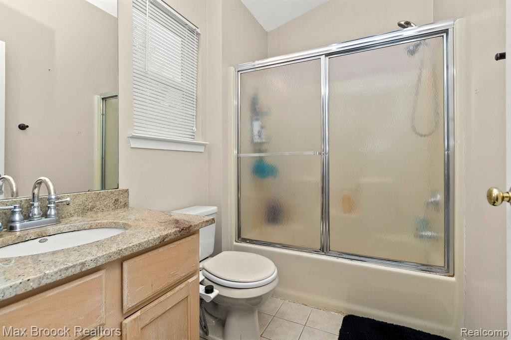 1504 POND VIEW Drive, Wixom, MI 48393 — Photo 23