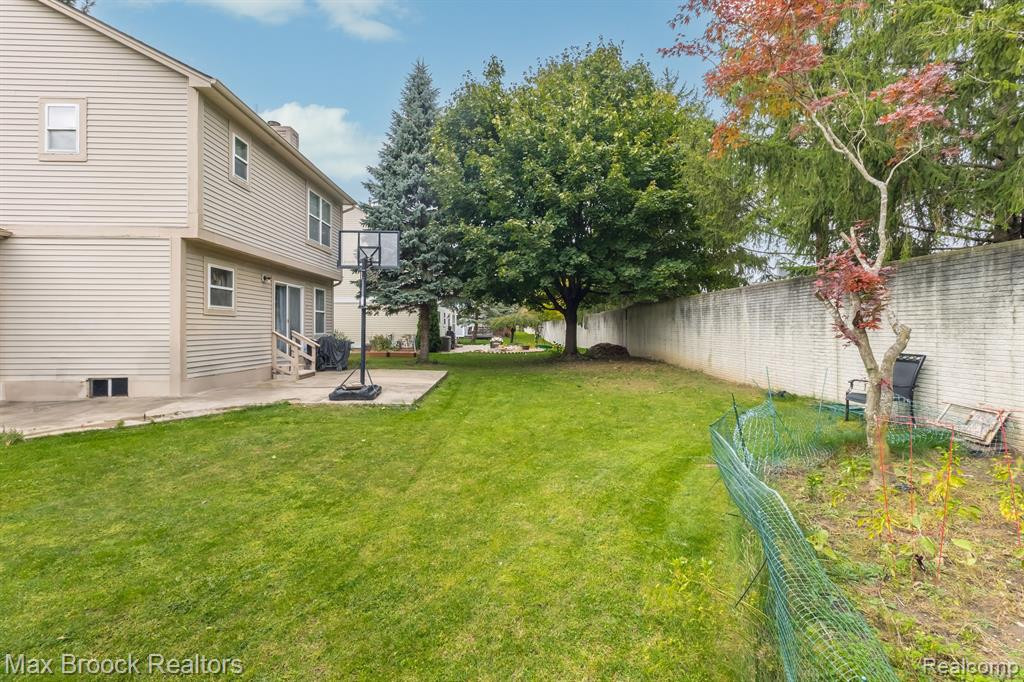 1504 POND VIEW Drive, Wixom, MI 48393 — Photo 26
