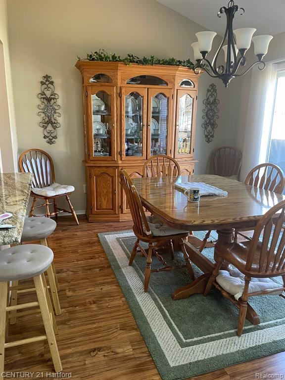 2091 MAPLEHURST Drive, Walled Lake, MI 48390 — Photo 4