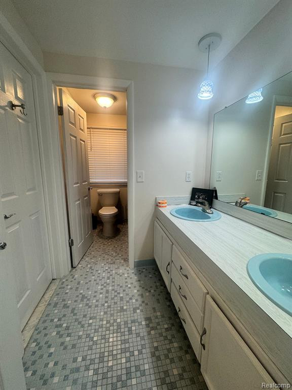 5117 FREDRICK Drive, Sterling Heights, MI 48310 — Photo 22
