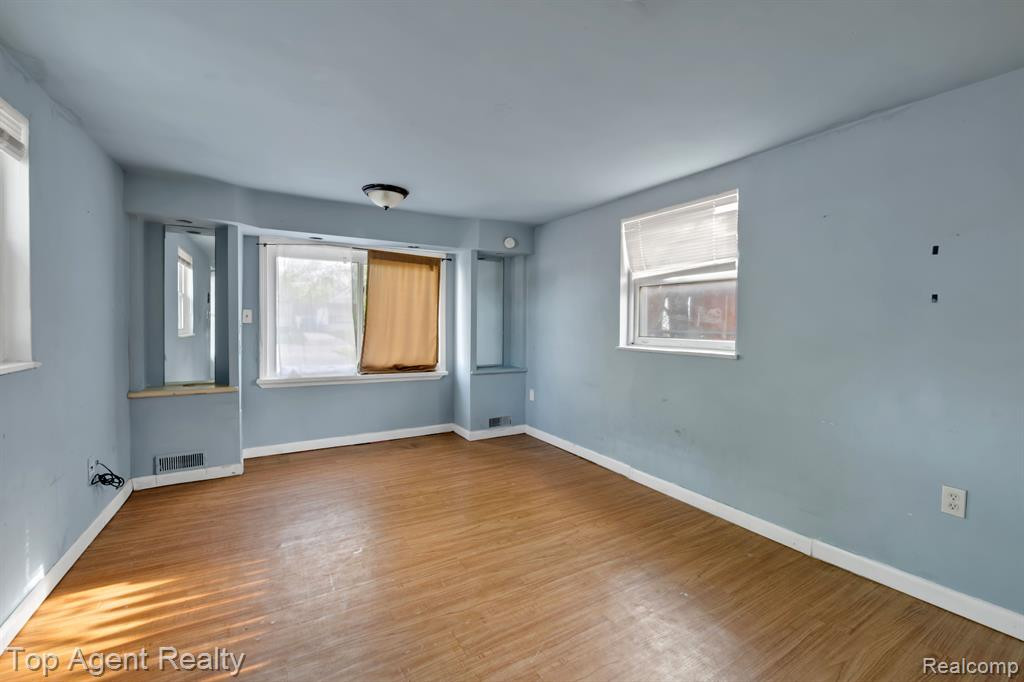 7553 ORCHARD Avenue, Warren, MI 48091 — Photo 5