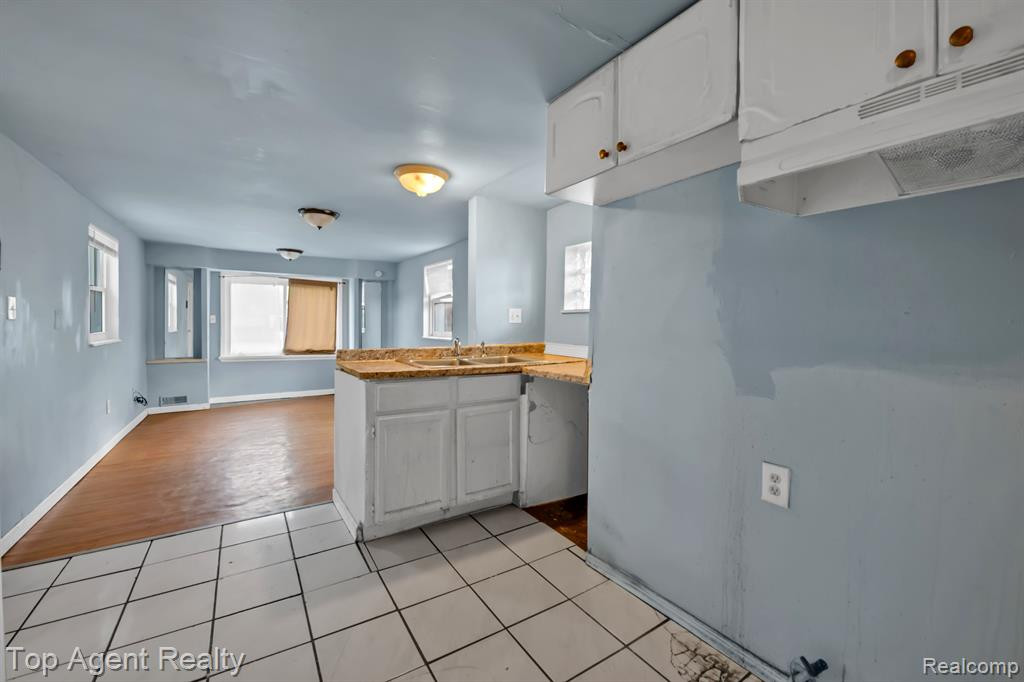 7553 ORCHARD Avenue, Warren, MI 48091 — Photo 8