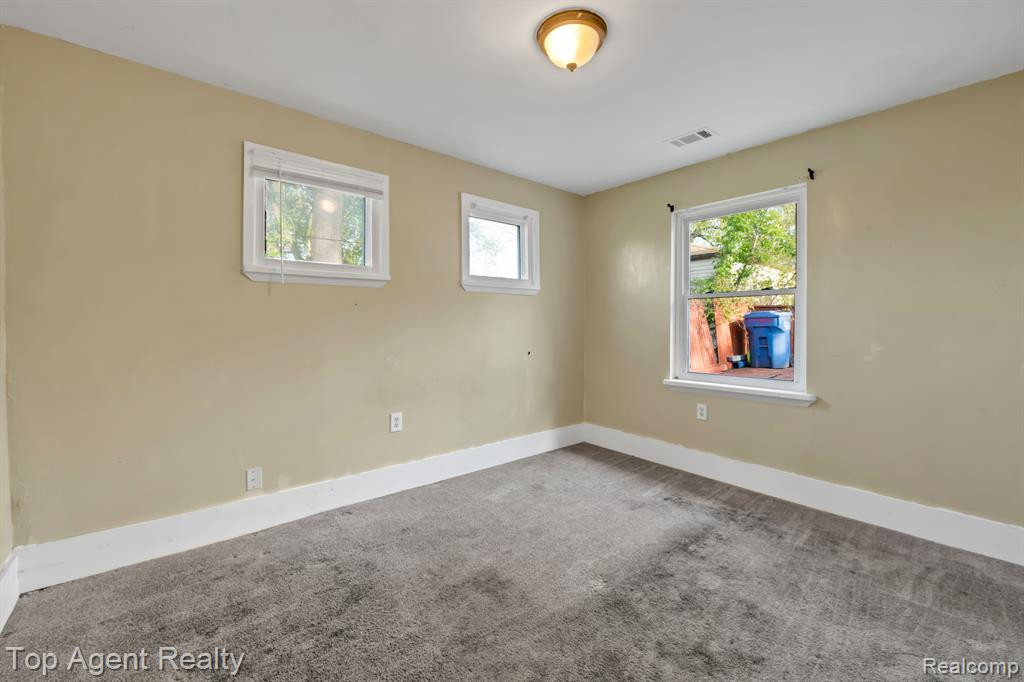 7553 ORCHARD Avenue, Warren, MI 48091 — Photo 11