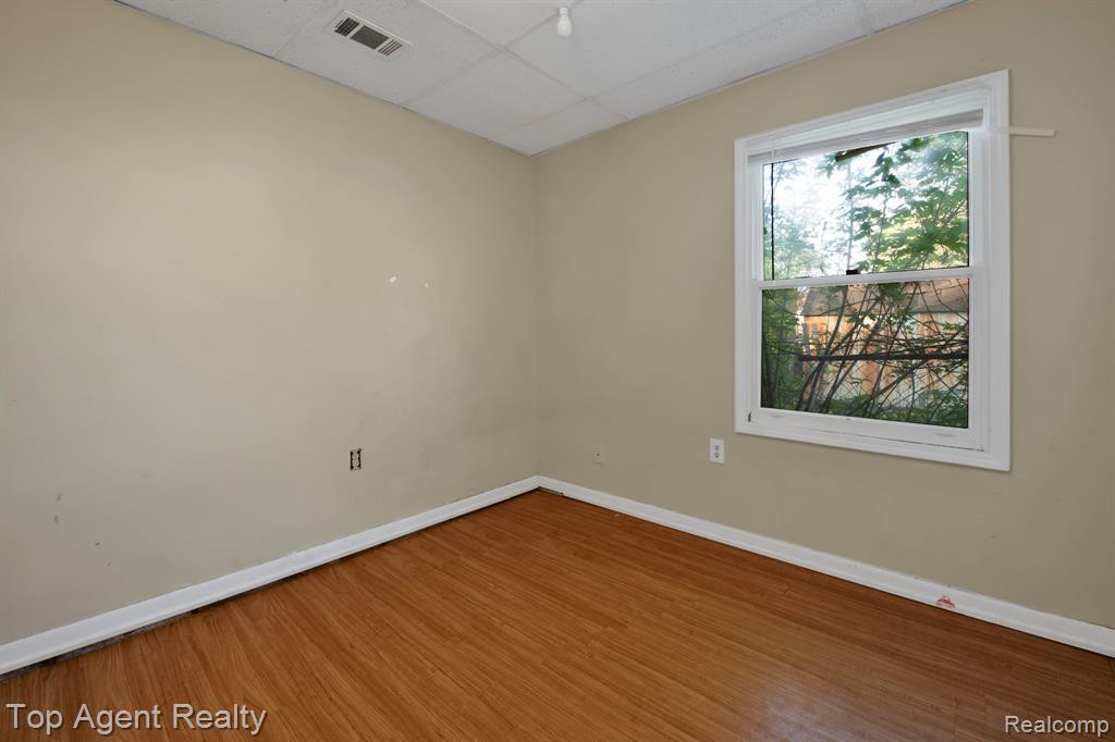 7553 ORCHARD Avenue, Warren, MI 48091 — Photo 13