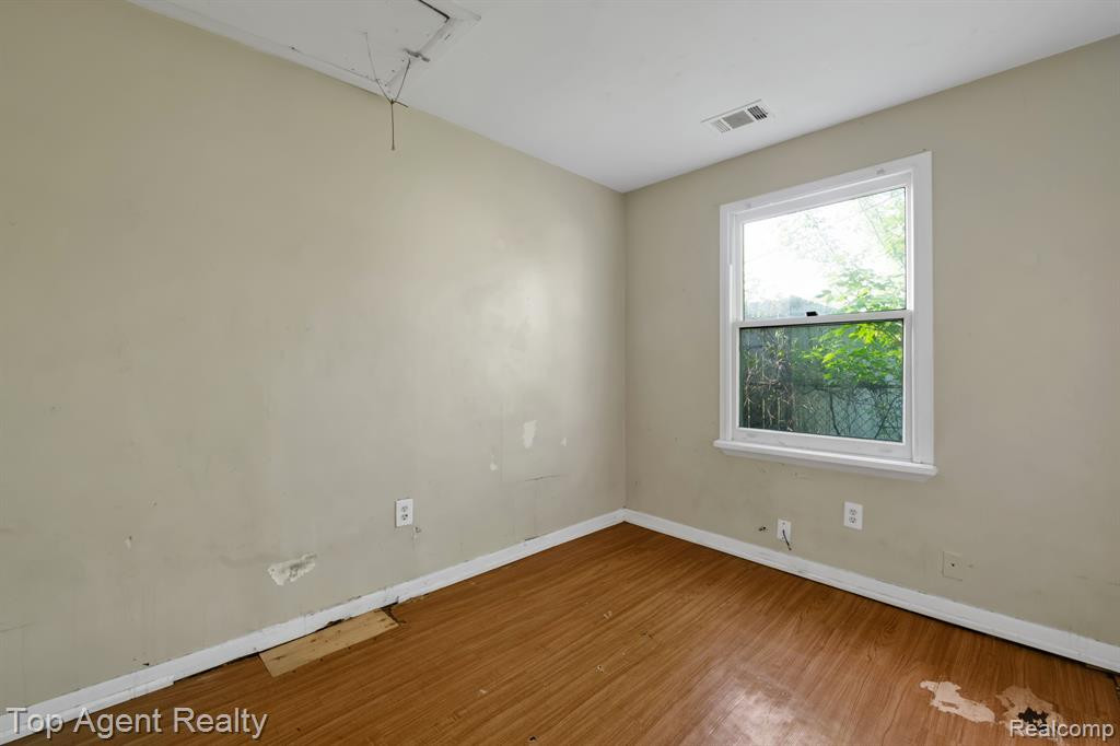7553 ORCHARD Avenue, Warren, MI 48091 — Photo 15