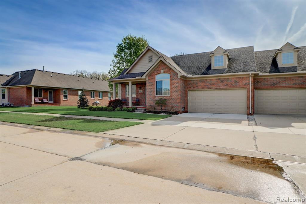 49882 MUSKEGON RIVER Drive, Macomb, MI 48042 — Photo 2