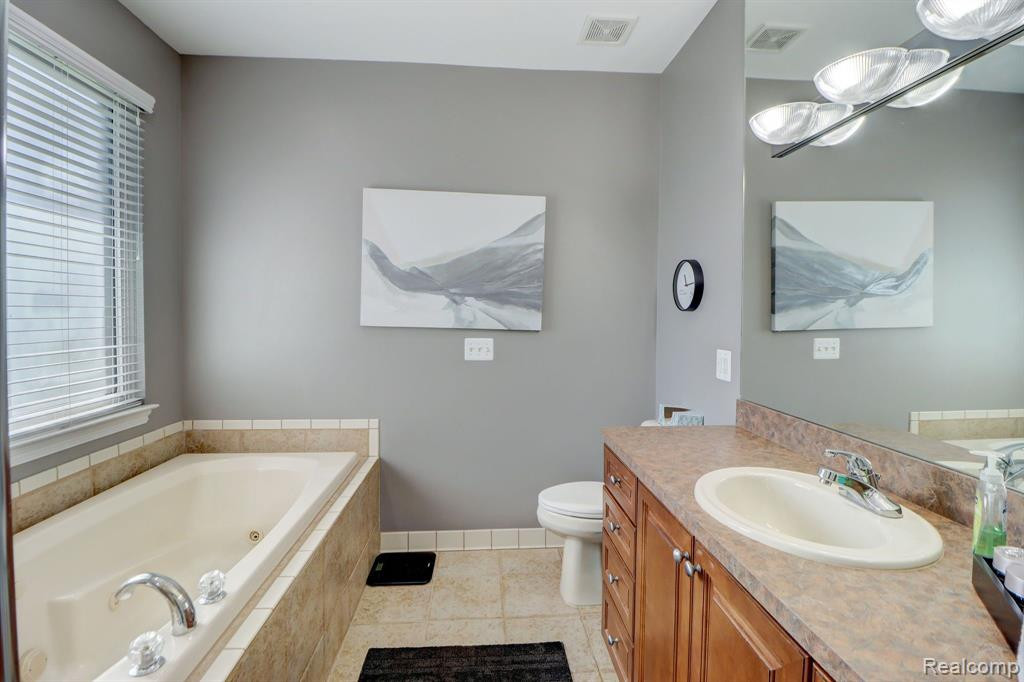 49882 MUSKEGON RIVER Drive, Macomb, MI 48042 — Photo 17