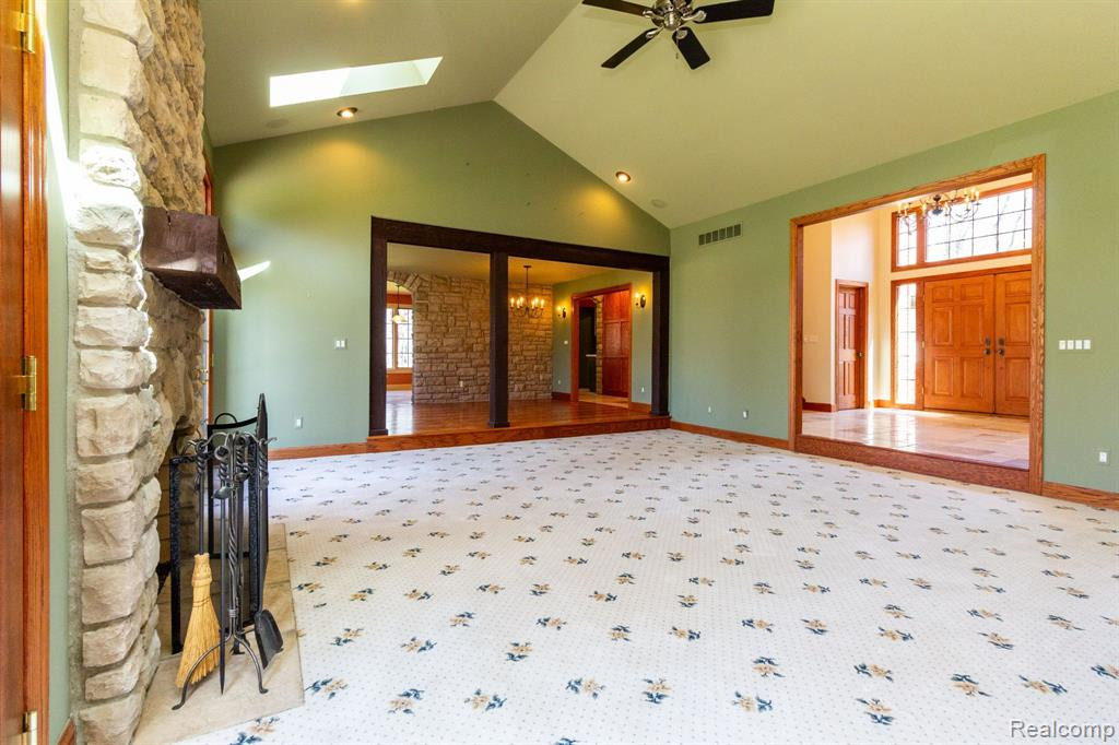 8450 SHERWOOD Drive, Grosse Ile, MI 48138 — Photo 12