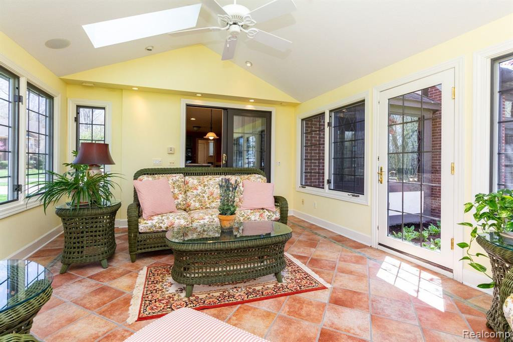 8450 SHERWOOD Drive, Grosse Ile, MI 48138 — Photo 21
