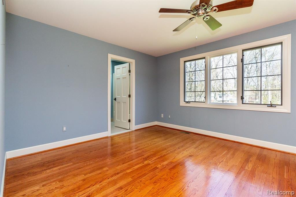 8450 SHERWOOD Drive, Grosse Ile, MI 48138 — Photo 34