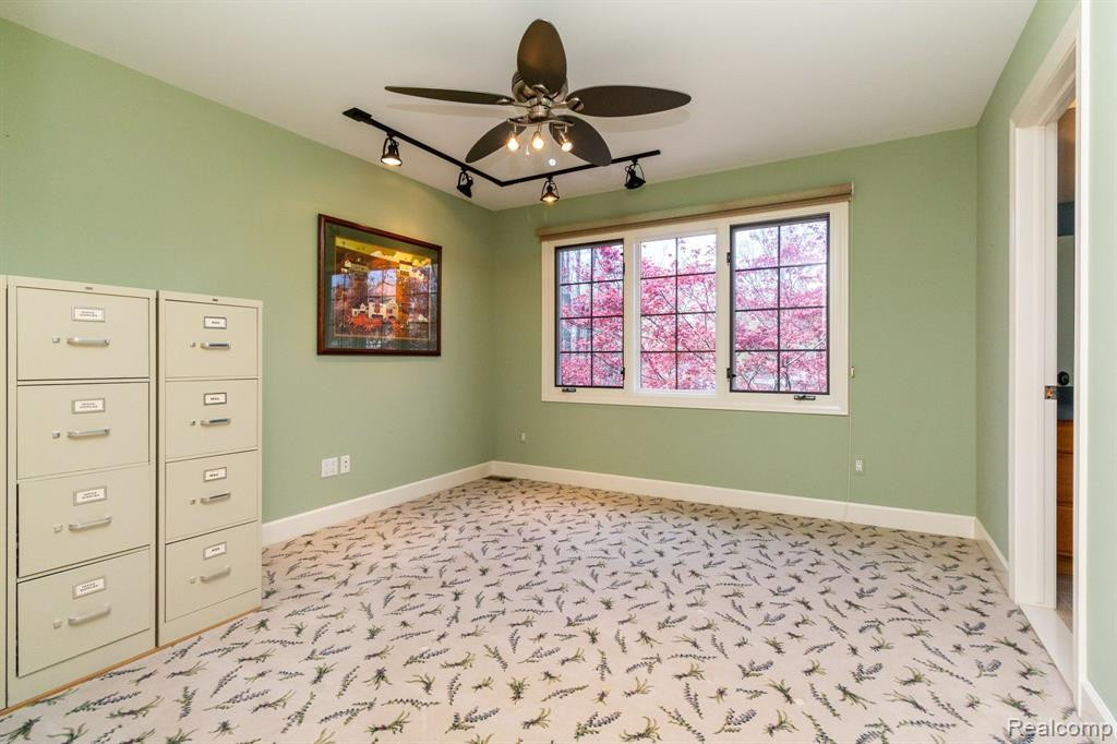 8450 SHERWOOD Drive, Grosse Ile, MI 48138 — Photo 37