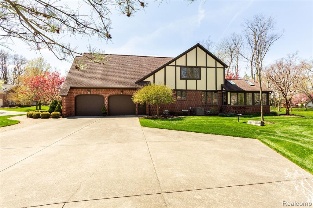 8450 SHERWOOD Drive, Grosse Ile, MI 48138 — Photo 51