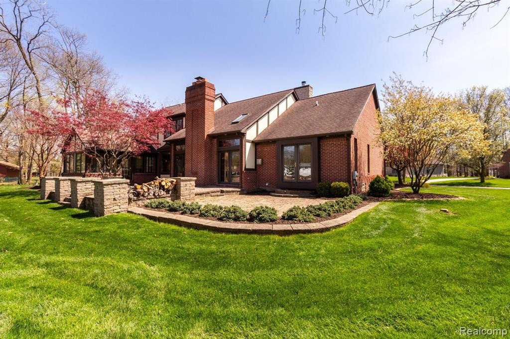 8450 SHERWOOD Drive, Grosse Ile, MI 48138 — Photo 53
