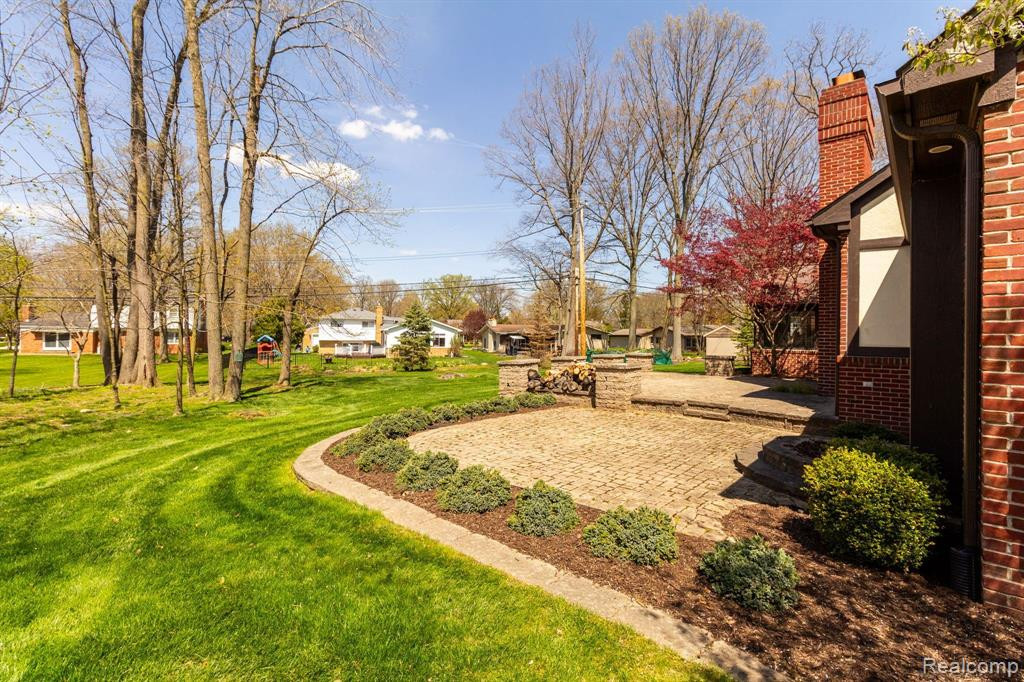 8450 SHERWOOD Drive, Grosse Ile, MI 48138 — Photo 54