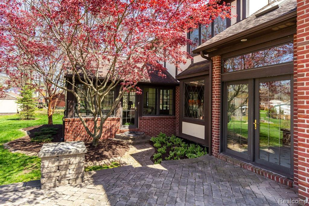 8450 SHERWOOD Drive, Grosse Ile, MI 48138 — Photo 57