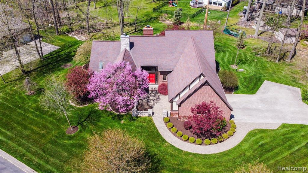8450 SHERWOOD Drive, Grosse Ile, MI 48138 — Photo 59