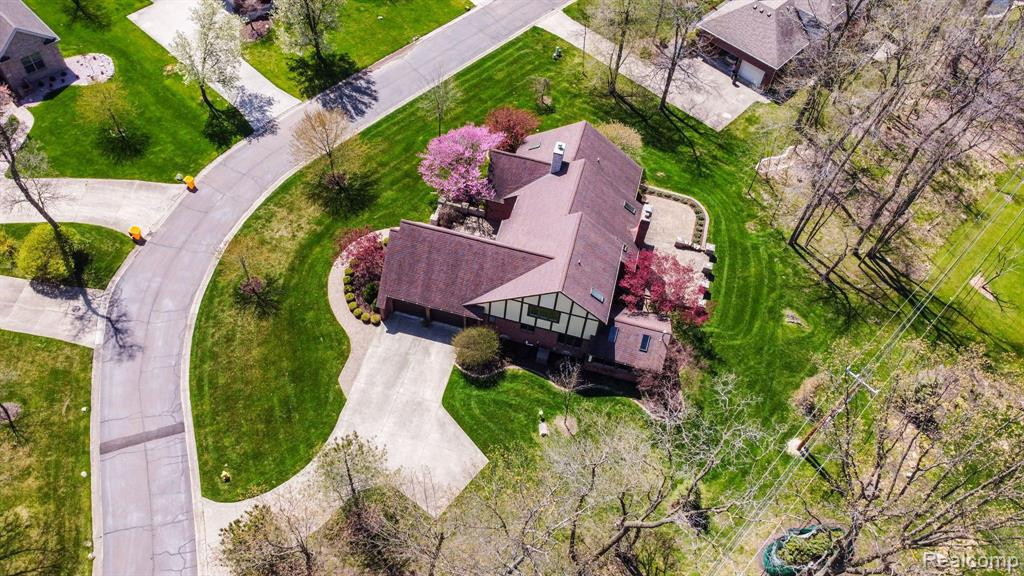 8450 SHERWOOD Drive, Grosse Ile, MI 48138 — Photo 63