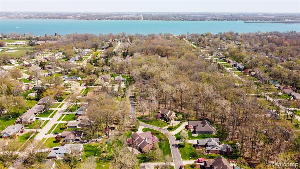 8450 SHERWOOD Drive, Grosse Ile, MI 48138 — Photo 65