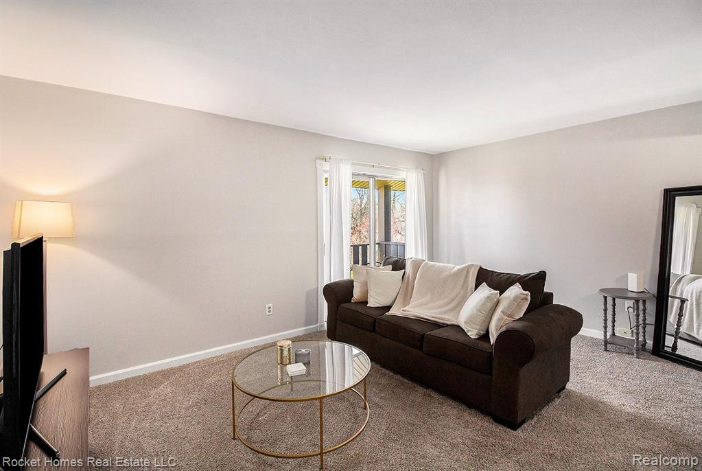 8727 Candlewood Trail, 9, Brighton, MI 48116 — Photo 4