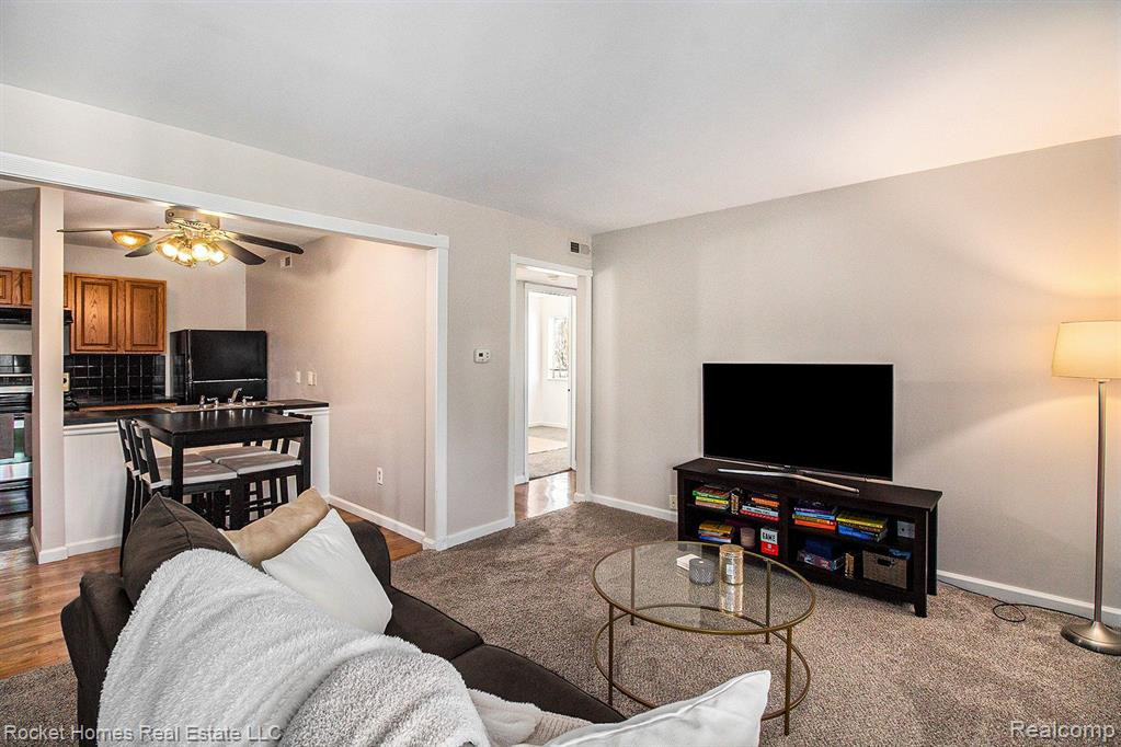 8727 Candlewood Trail, 9, Brighton, MI 48116 — Photo 5