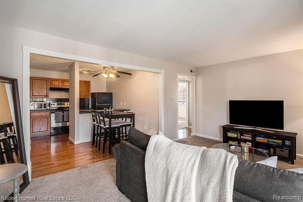 8727 Candlewood Trail, 9, Brighton, MI 48116 — Photo 6