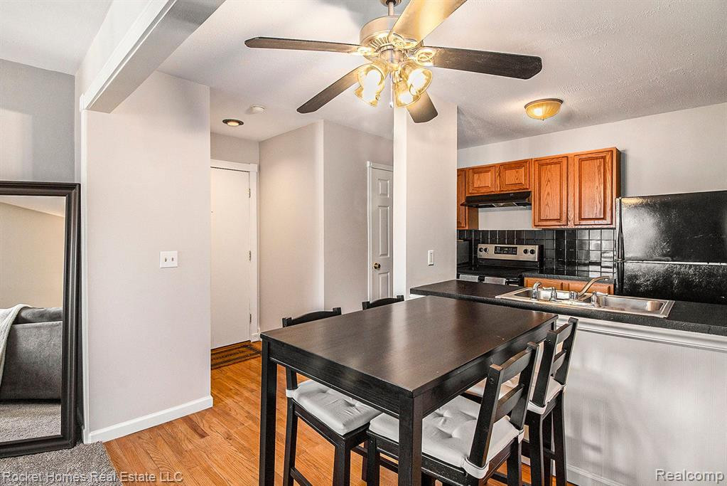 8727 Candlewood Trail, 9, Brighton, MI 48116 — Photo 7