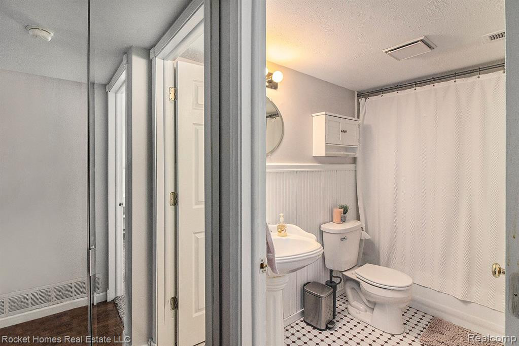 8727 Candlewood Trail, 9, Brighton, MI 48116 — Photo 13