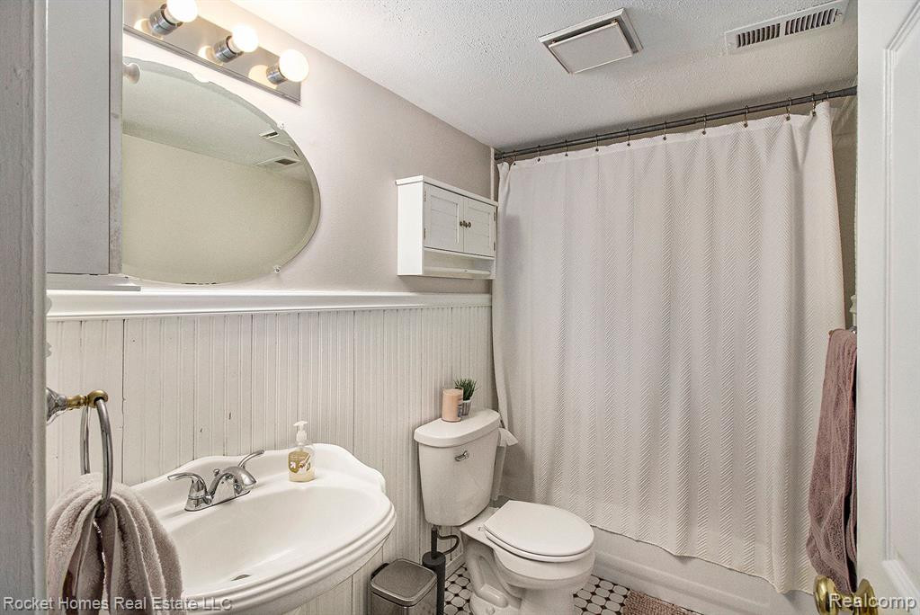 8727 Candlewood Trail, 9, Brighton, MI 48116 — Photo 14