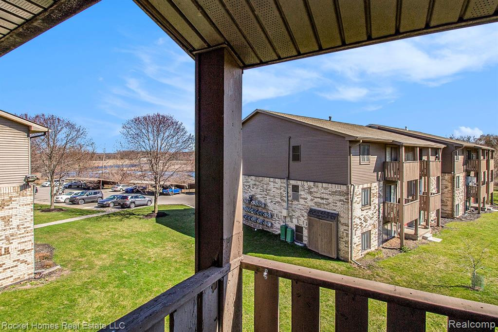 8727 Candlewood Trail, 9, Brighton, MI 48116 — Photo 17