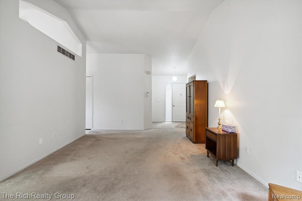 6808 DEER RUN S, Westland, MI — Photo 4