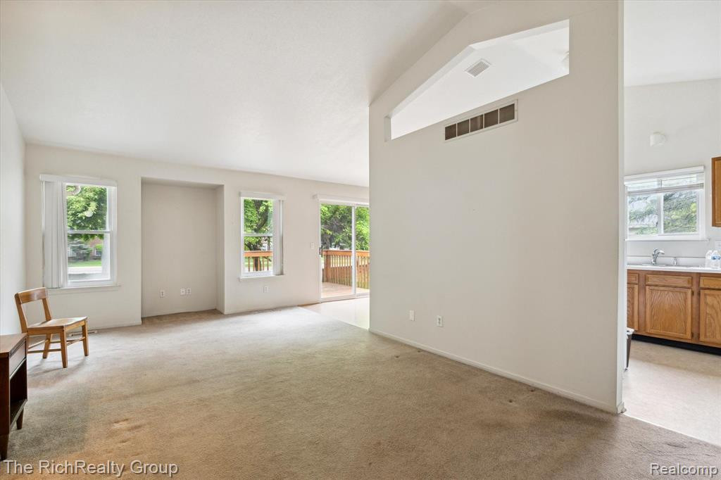 6808 DEER RUN S, Westland, MI — Photo 5