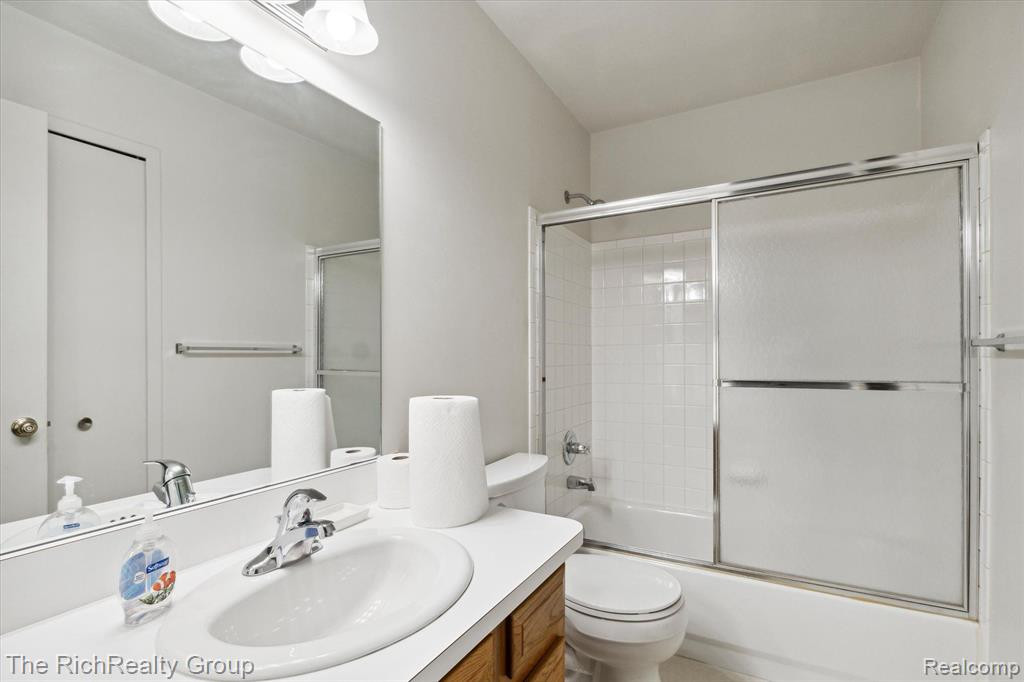 6808 DEER RUN S, Westland, MI — Photo 11
