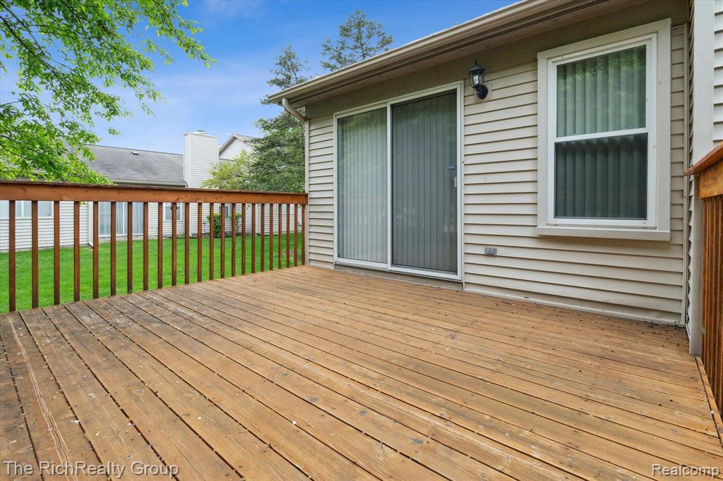 6808 DEER RUN S, Westland, MI — Photo 14