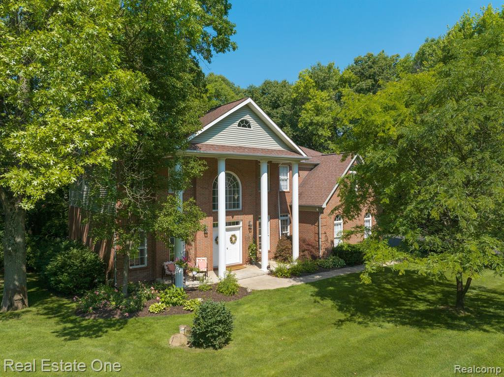 7971 RIVER RUN Drive, Brighton, MI 48116 — Photo 2