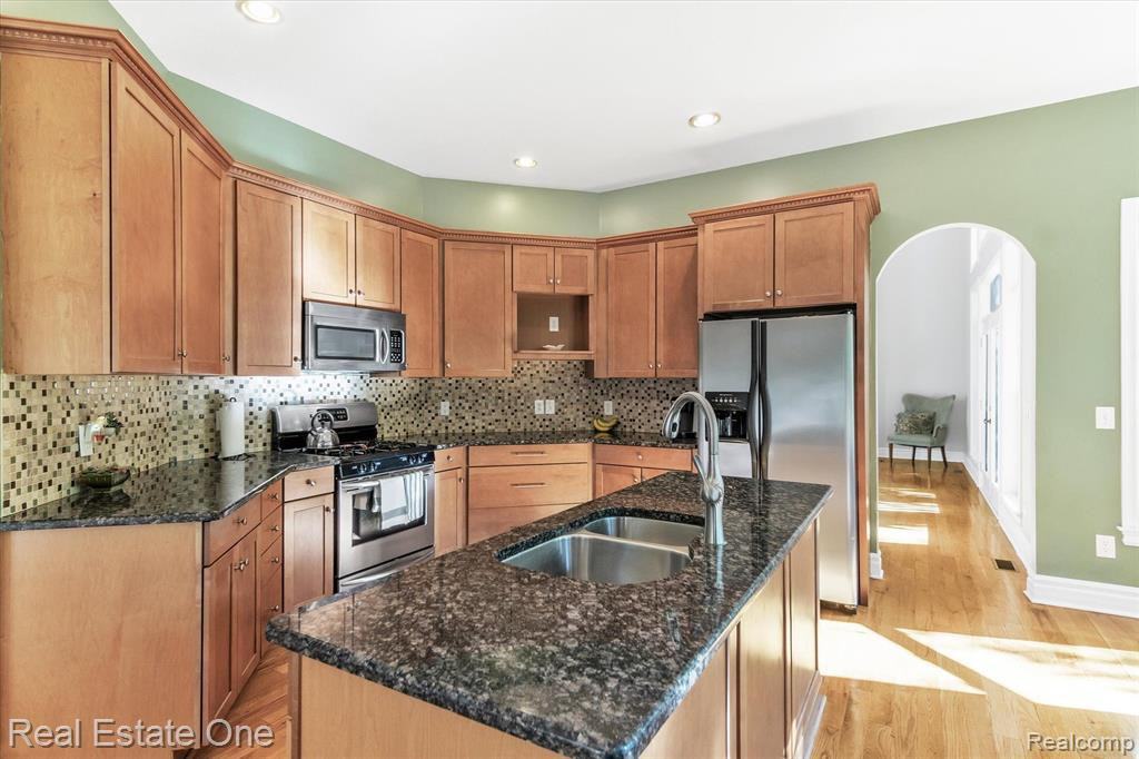 7971 RIVER RUN Drive, Brighton, MI 48116 — Photo 12
