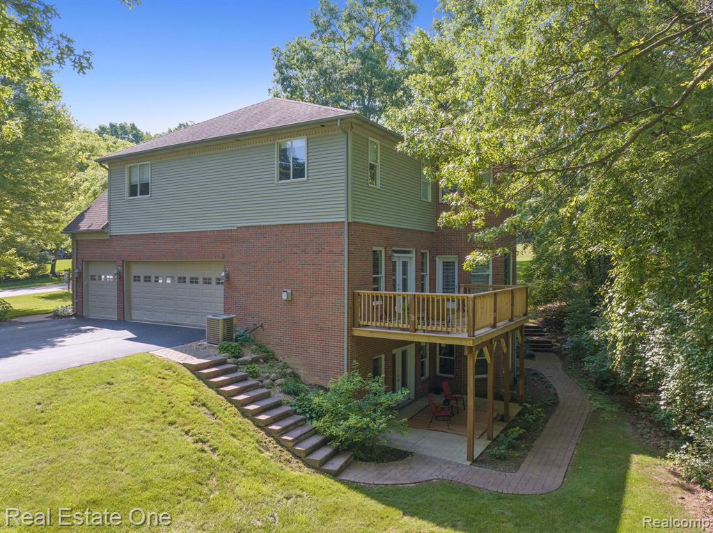 7971 RIVER RUN Drive, Brighton, MI 48116 — Photo 43