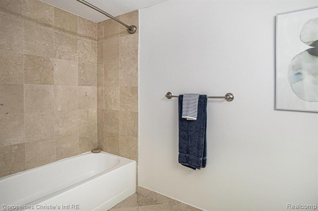 3320 Spinnaker Lane, 4B, Detroit, MI 48207 — Photo 11