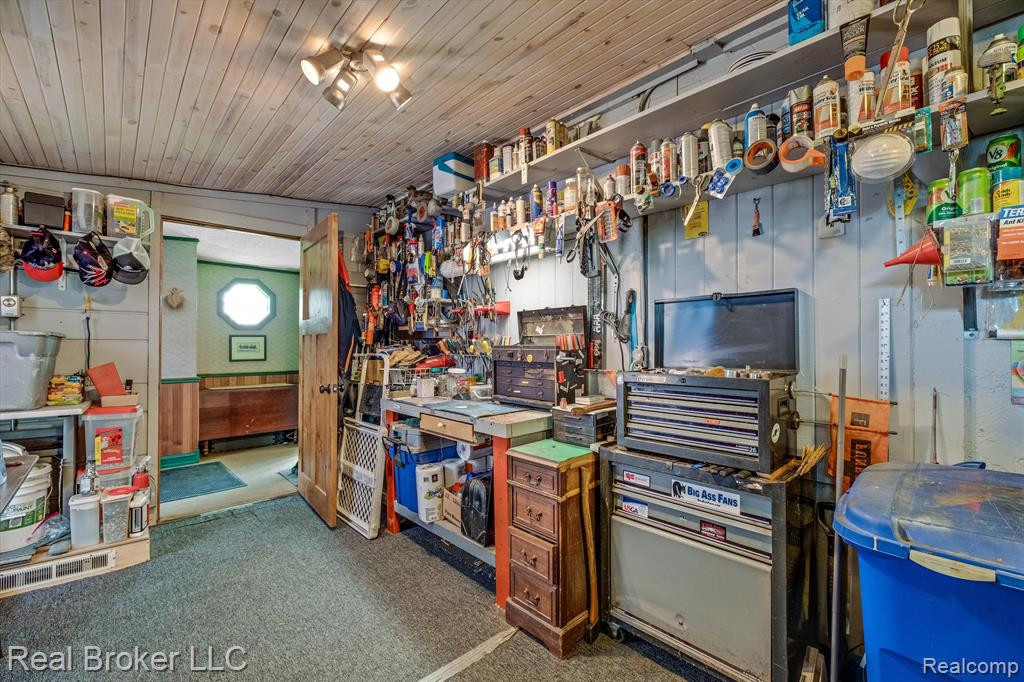 920 MUNGER Road, Holly, MI 48442 — Photo 15