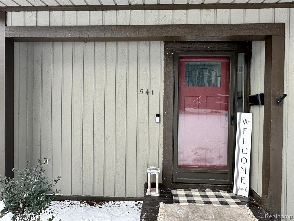 541 CARBERRY Hill, Brighton, MI 48116 — front exterior