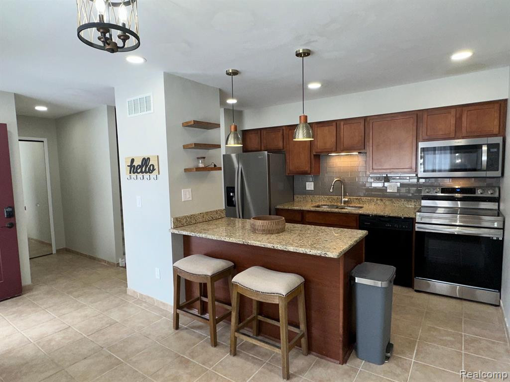 541 CARBERRY Hill, Brighton, MI 48116 — Photo 11