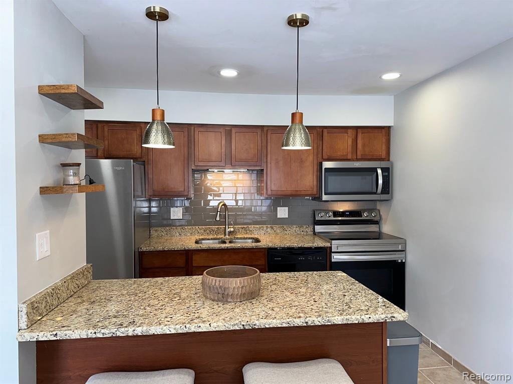 541 CARBERRY Hill, Brighton, MI 48116 — Photo 13