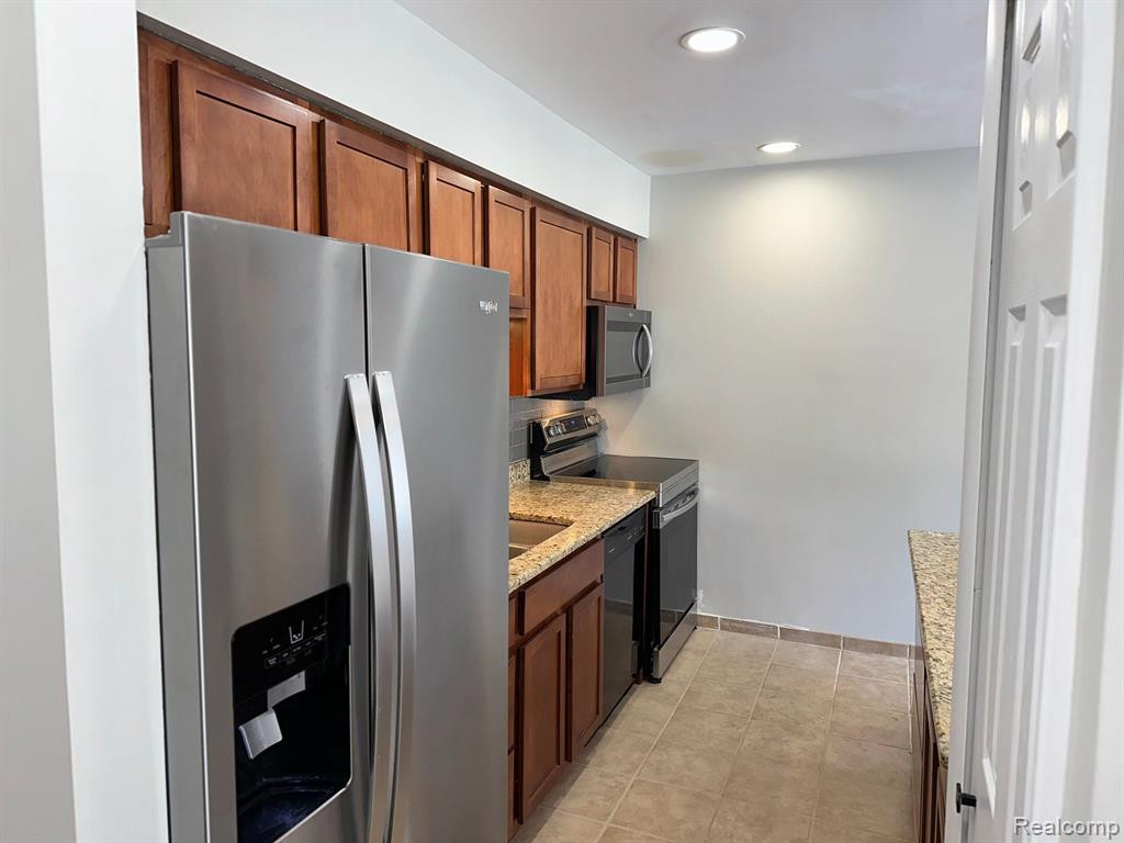 541 CARBERRY Hill, Brighton, MI 48116 — Photo 16