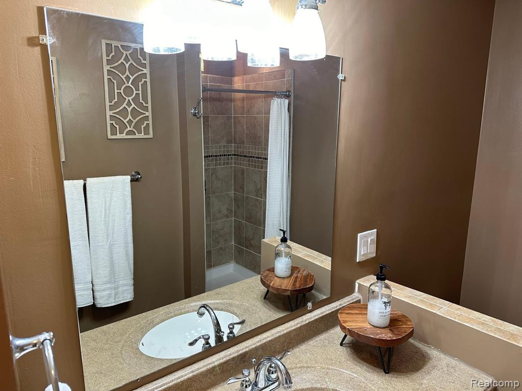 541 CARBERRY Hill, Brighton, MI 48116 — Photo 32