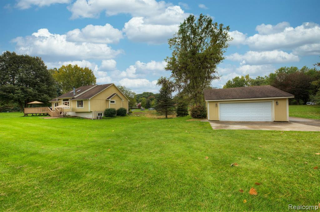 5444 GREENVIEW Drive, Clarkston, MI 48348 — Photo 4